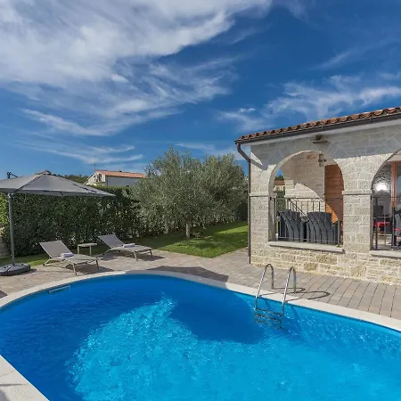 Beautiful In With Swimming Pool Villa Poreč