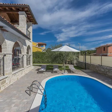 Beautiful In With Swimming Pool Villa Poreč