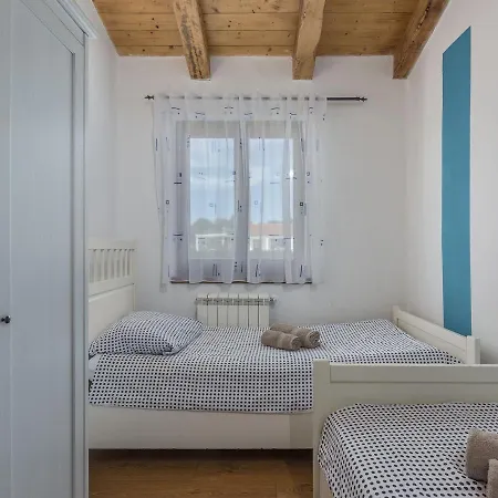 Beautiful In With Swimming Pool Villa Poreč