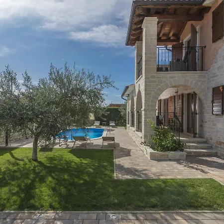 Beautiful In With Swimming Pool * Poreč