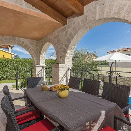 Beautiful In With Swimming Pool Villa Poreč