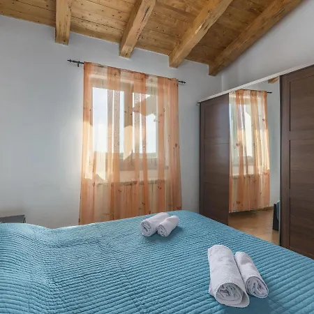 Beautiful In With Swimming Pool Villa Poreč