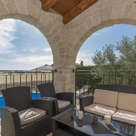 Beautiful In With Swimming Pool Villa *