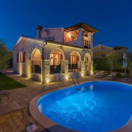 Beautiful In With Swimming Pool Villa Poreč