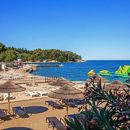 Beautiful In With Swimming Pool Poreč