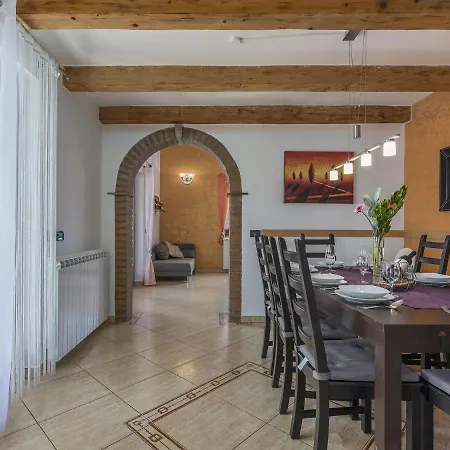 Beautiful In With Swimming Pool Villa *