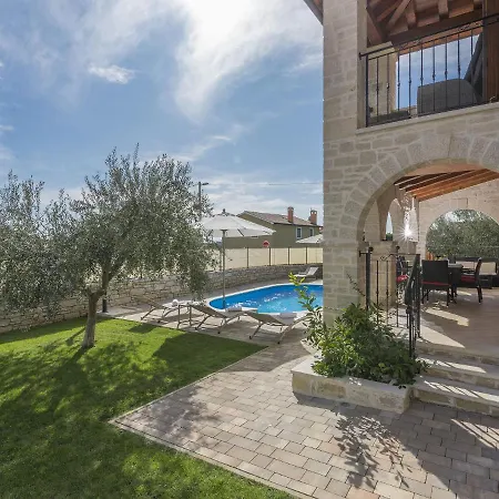 Villa Beautiful In With Swimming Pool *